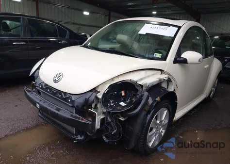 2008 Volkswagen New Beetle S/Se z USA, uszkodzony, nr VIN 3VWRG31C28M518534